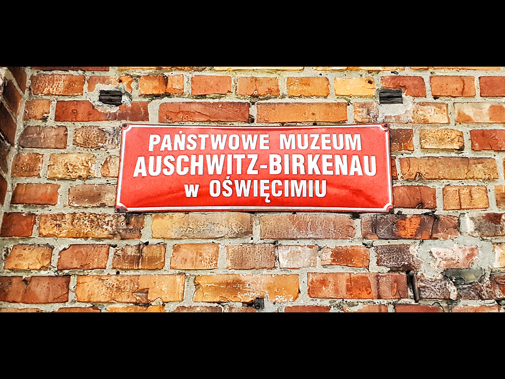 auschwitz_4.jpg